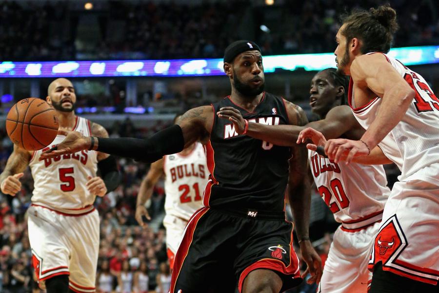 Bulls accuse Heat's LeBron James of 'flop' and 'acting' after Game 3 shove  - Sports Illustrated