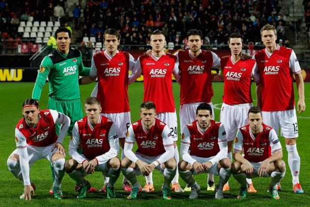 ALKMAAR, NETHERLANDS - FEBRUARY 27: AZ line up prior to the UEFA Europa League Round of 32 match between AZ Alkmaar and FC Slovan Liberec at the AZ Stadium on February 27, 2014 in Alkmaar, Netherlands. (Photo by Dean Mouhtaropoulos/Getty Images)
