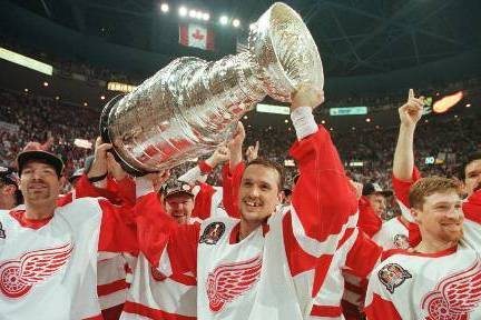 Brendan Shanahan Empty Net Goal - Game 5, 2002 Stanley Cup Final Red Wings  vs. Hurricanes 