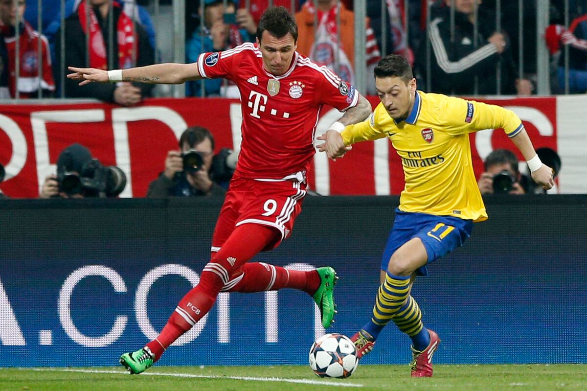 Mesut Ozil's Injury Won't Derail Arsenal's Title Hopes ...