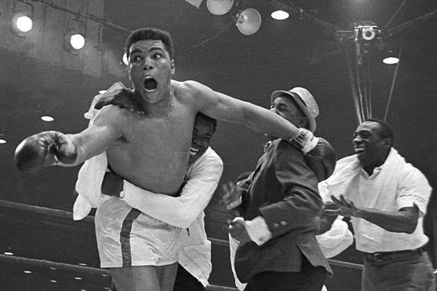 Cus D'Amato showing Ali how he would deal with his shuffle : r/Boxing