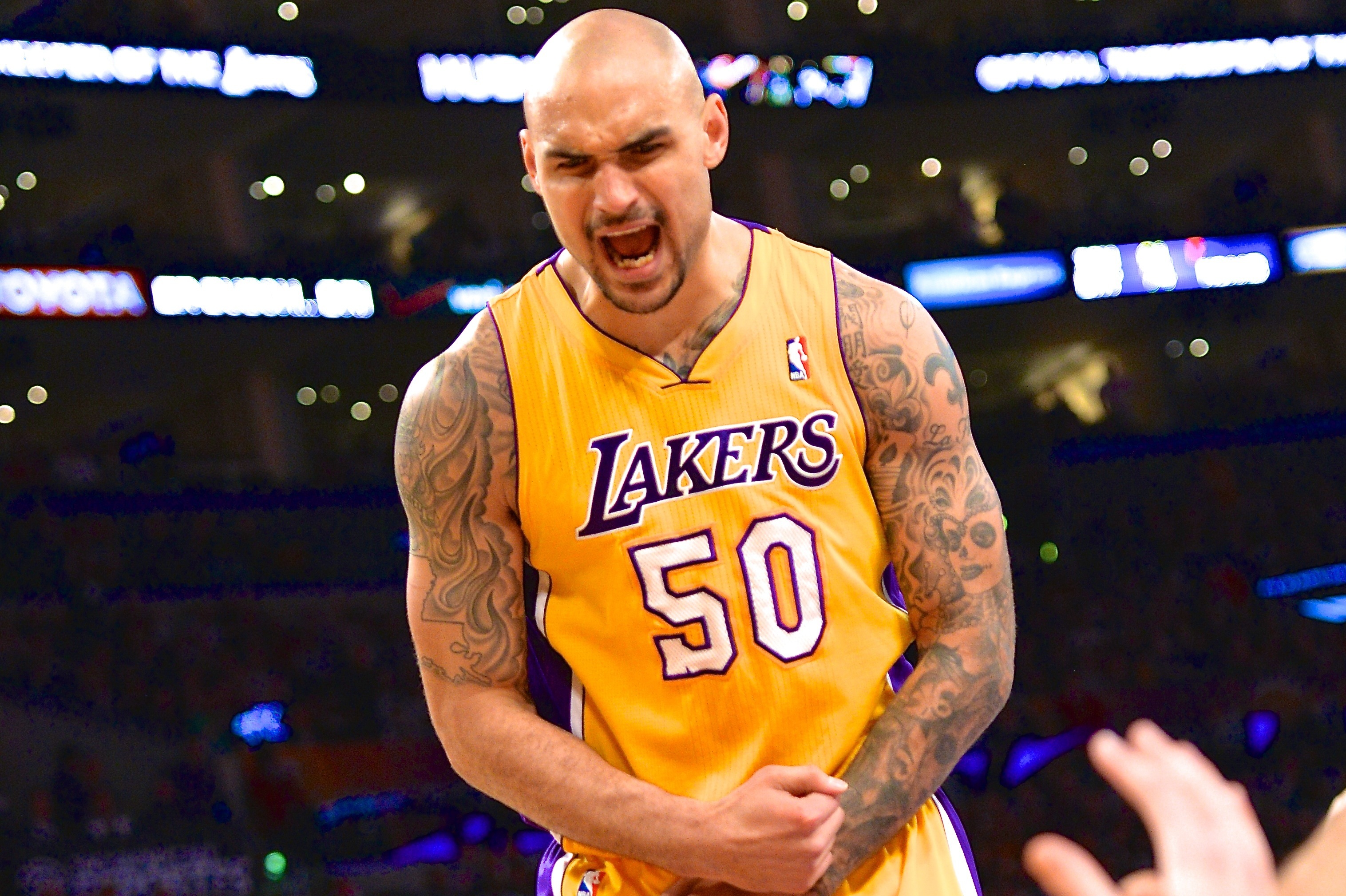 Robert Sacre is becoming a rotation big man - Silver Screen and Roll