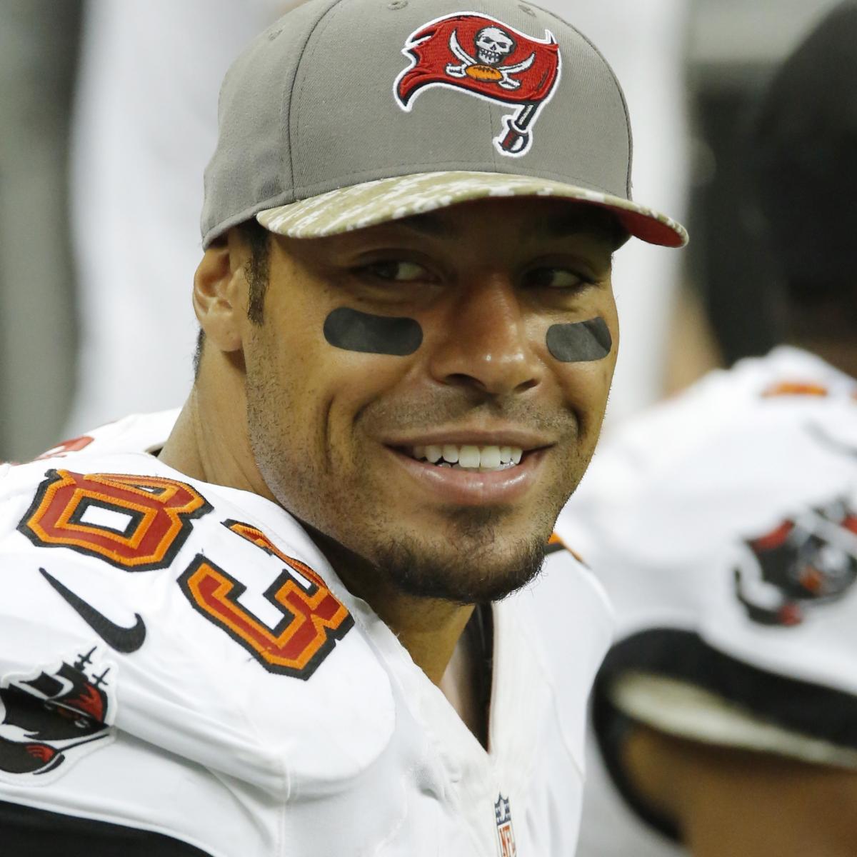 Vincent Jackson Again Buys Lightning Tickets for Military, Is Generally Amazing | Bleacher ...
