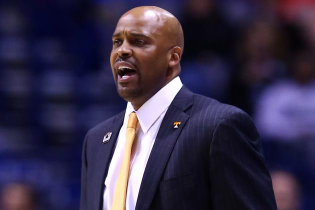INDIANAPOLIS, IN - MARCH 28: head coach Cuonzo Martin of the Tennessee Volunteers shouts to his team in the first half against the Michigan Wolverines during the regional semifinal of the 2014 NCAA Men's Basketball Tournament at Lucas Oil Stadium on March 28, 2014 in Indianapolis, Indiana. (Photo by Andy Lyons/Getty Images)