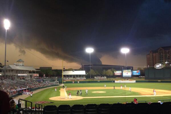 Tornado Approaching Double-A Baseball Game Creates Amazing Pictures ...