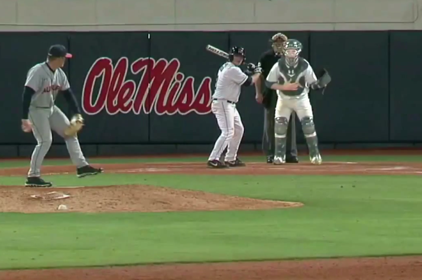 Tulane hits walk-off HR to even series with Ole Miss