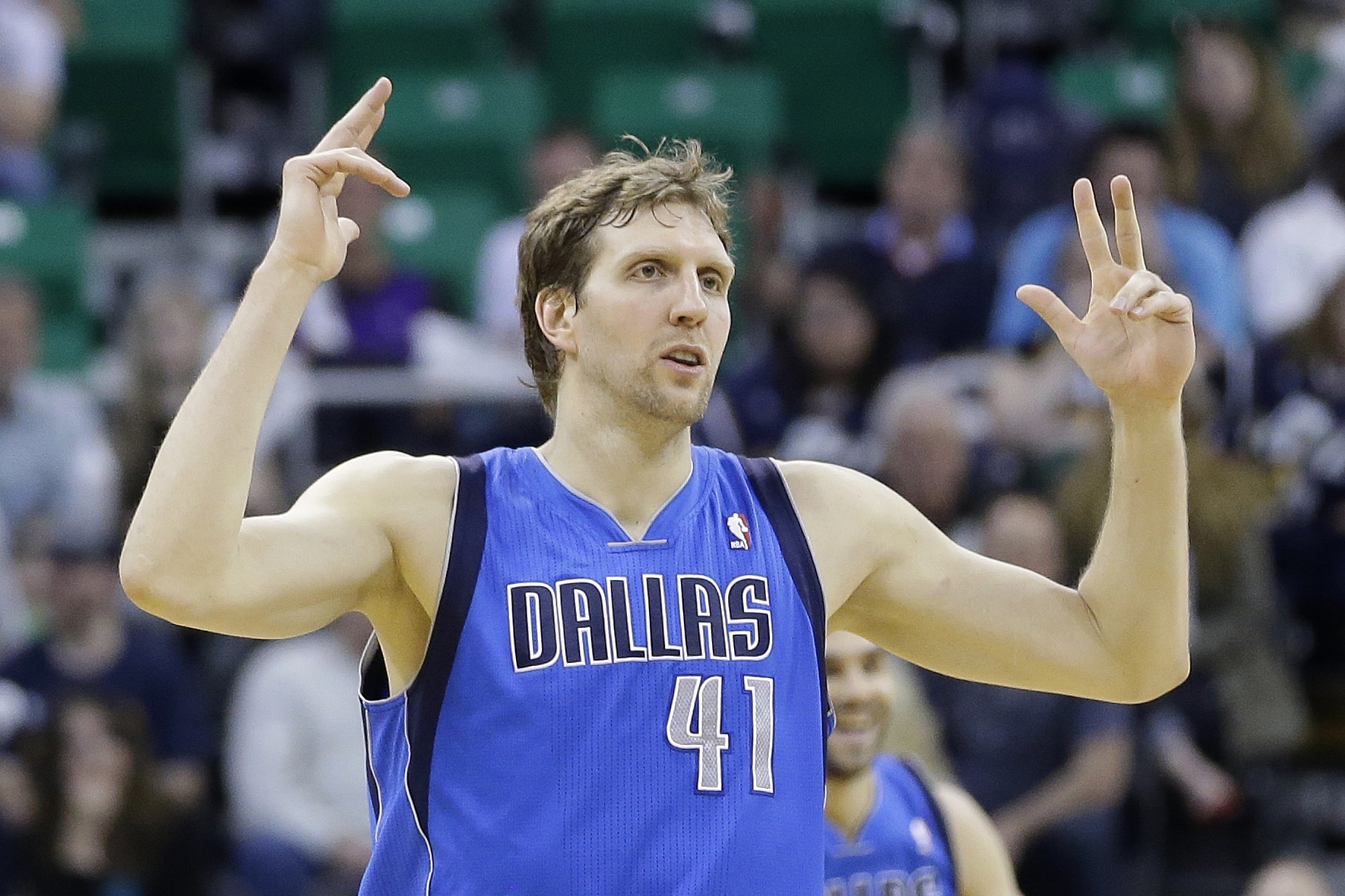 Dirk Nowitzki passes Jerry West on NBA's all-time scoring list