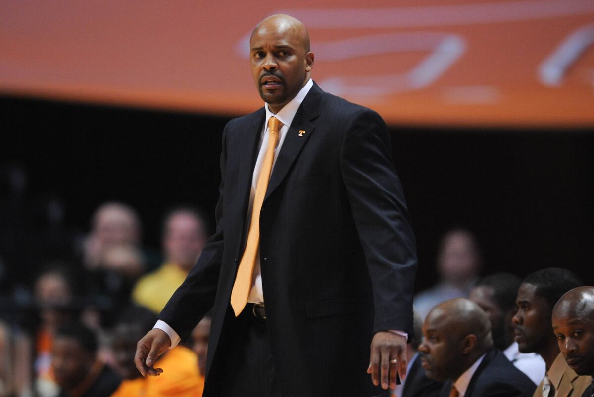 Cuonzo Martin Agrees to Coach California News, Scores, Highlights