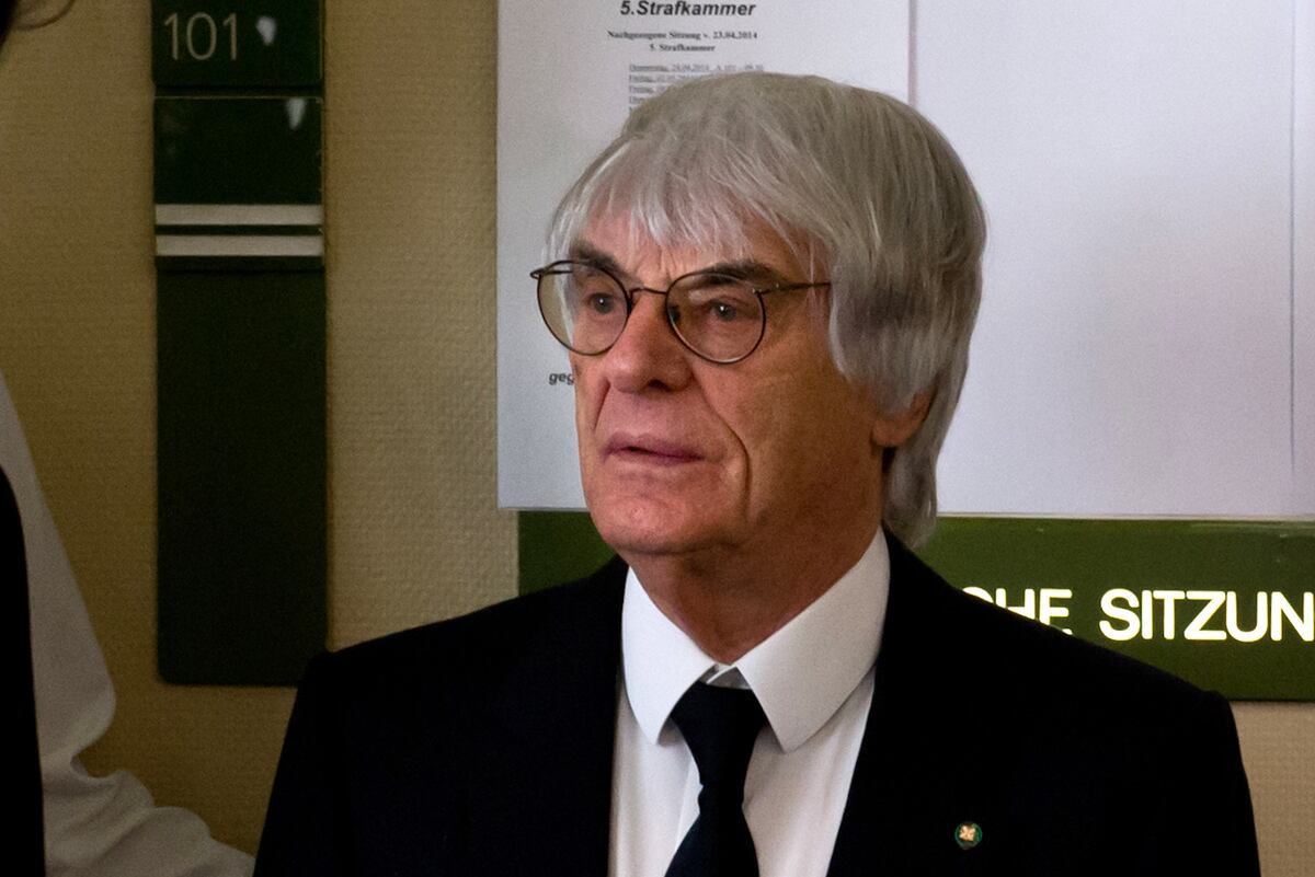 Bernie Ecclestone Forgets He’s Married on 1st Day of Bribery Trial