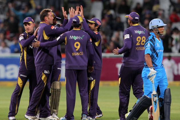 CAPE TOWN, SOUTH AFRCA - OCTOBER 21:  Kolkata Knight Riders celebrate a wicket during the Champions league twenty20 match between CLT20 Kolkata Knight Riders v Nashua Titans at Sahara Park Newlands on October 21, 2012 in Cape Town, South Africa. (Photo by Carl Fourie / Gallo Images/Getty Images)