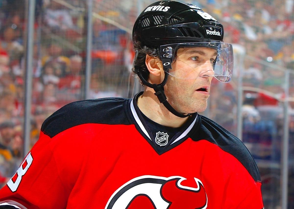 Jaromir Jagr Re-Signs with Devils: Latest Contract Details, Analysis ...