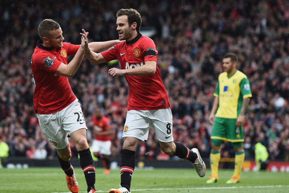Adidas Expected to Land World-Record Manchester United Kit ...