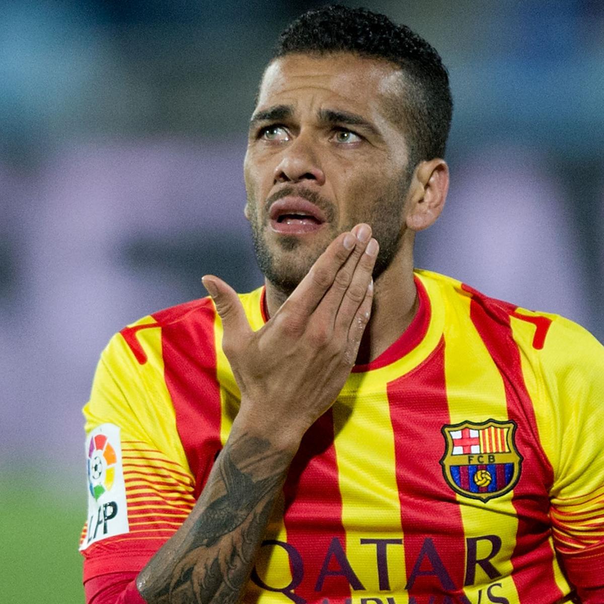 Dani Alves Banana Incident Dani alves slams critics of his and neymar's
banana-eating campaign