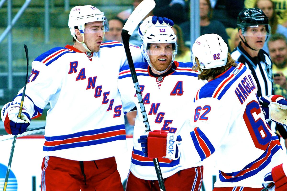 Rangers vs. Penguins: Game 1 Score and Twitter Reaction from 2014 NHL