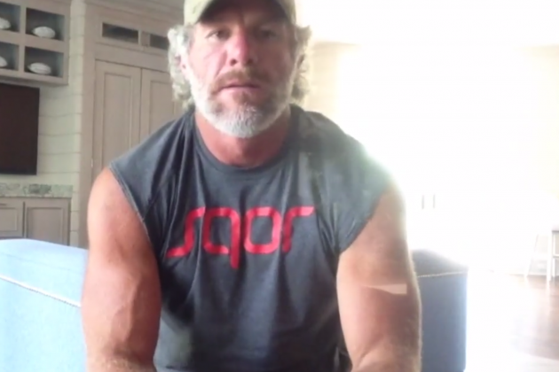 Brett Favre Shows Off His Out-of-Control Muscles with Sleeveless Shirt ...