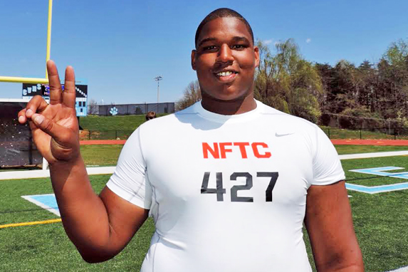 5-Star DT Recruit Tim Settle Tweets Top 15 Schools in Order