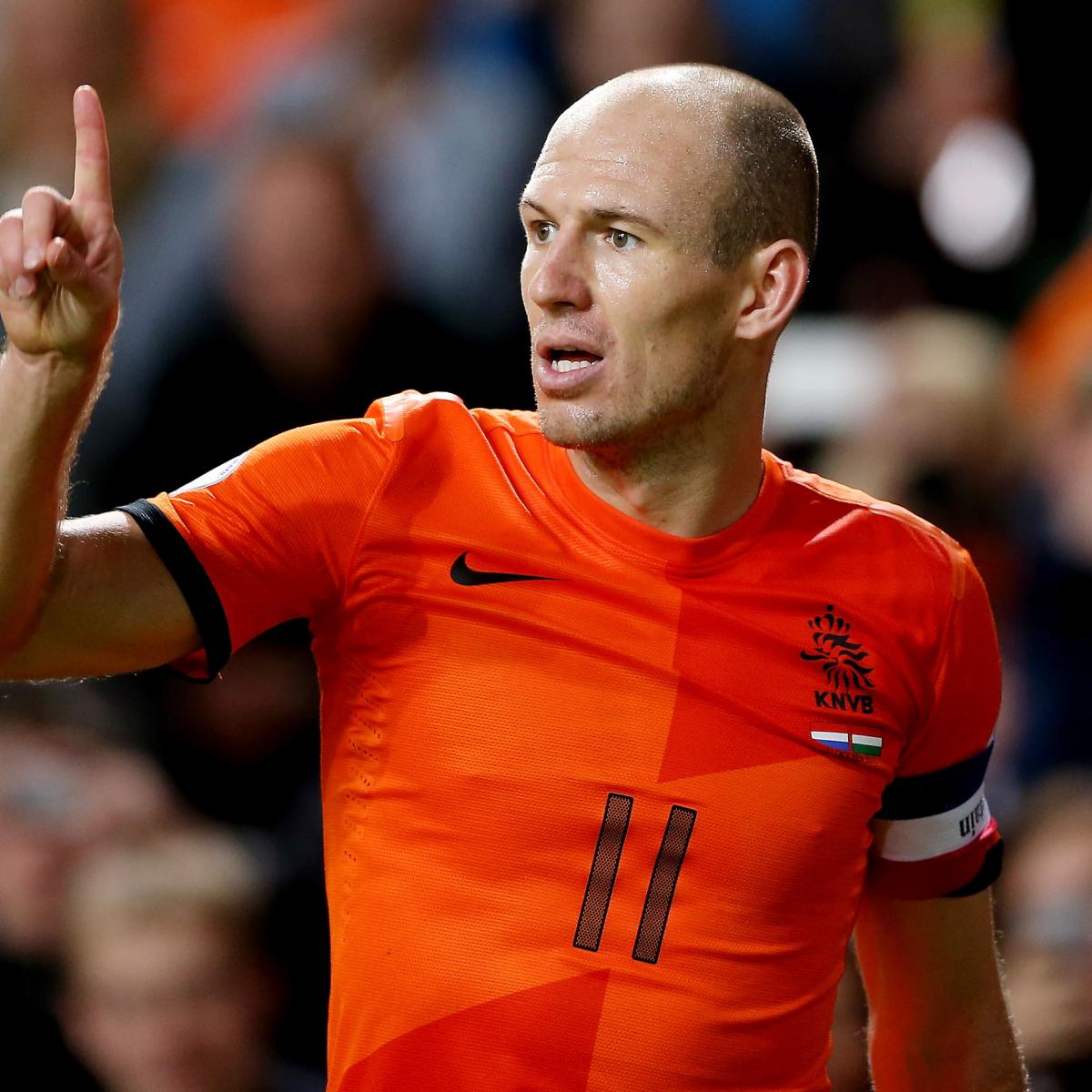 Arjen Robben Rests As Netherlands Land In Portugal | Bleacher Report