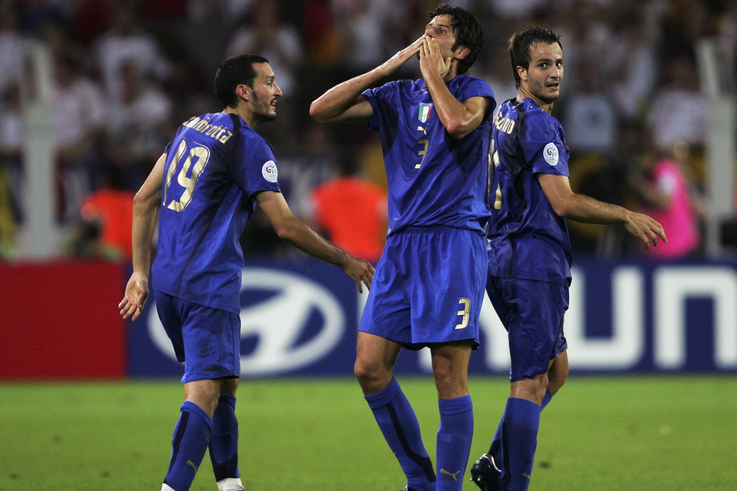 World Cup 2010: Argentina's two late goals send Greece packing