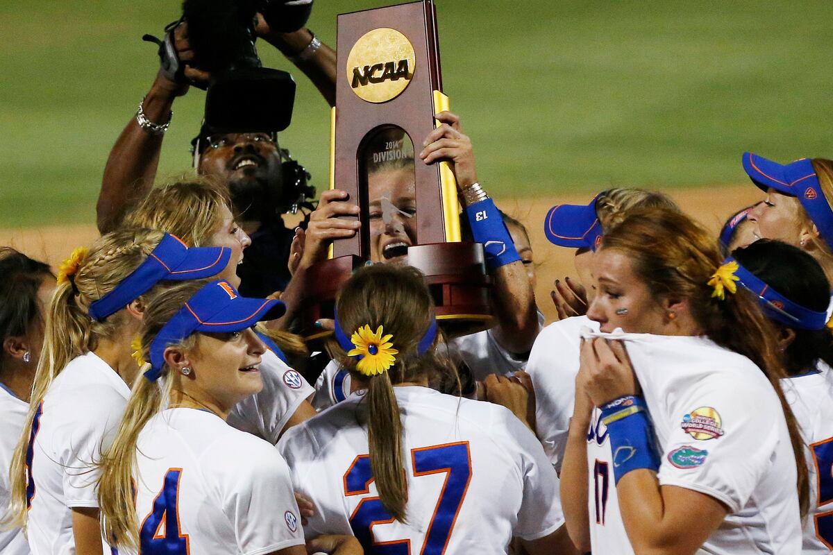 College Softball World Series 2014 Biggest Moments from Postseason