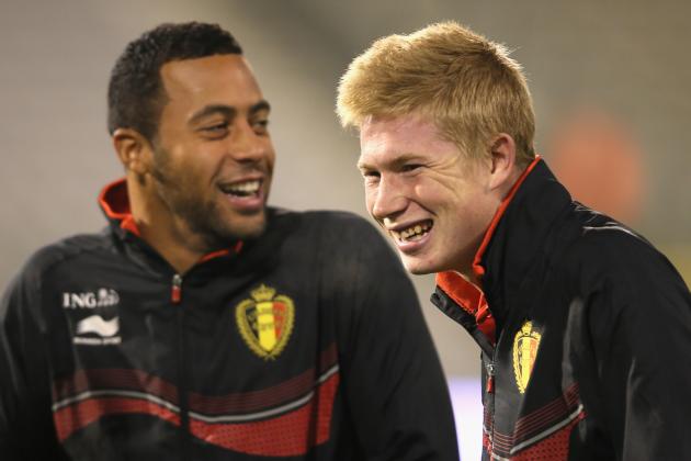 BRUSSELS, BELGIUM - NOVEMBER 14: (L-R) Mousa Dembele and Kevin de Bruyne of Belgium (R) smile priior to the international friendly match between Belgium and Colombia at King Badouin stadium on November 14, 2013 in Brussels, Belgium. (Photo by Christof Koepsel/Bongarts/Getty Images)