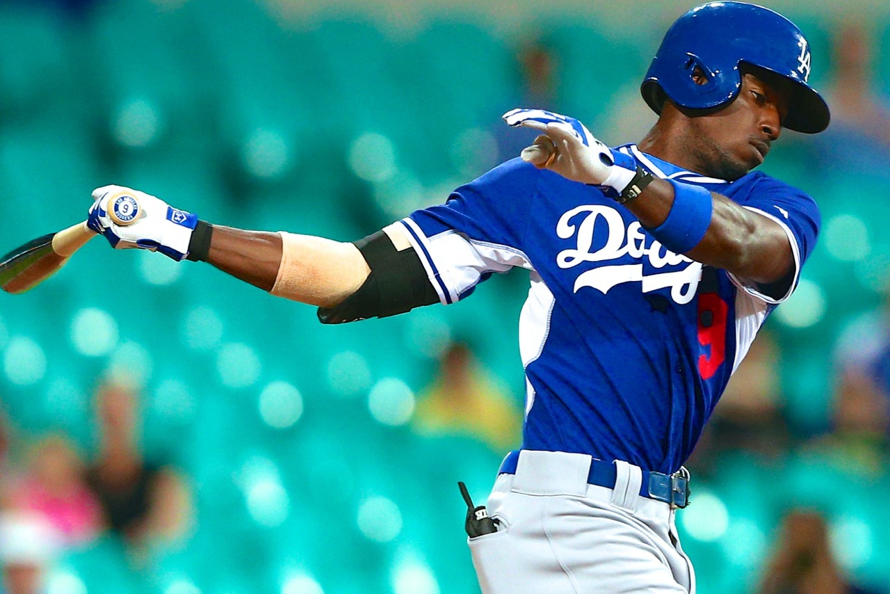 Dodgers' Dee Gordon works toward becoming the starting second