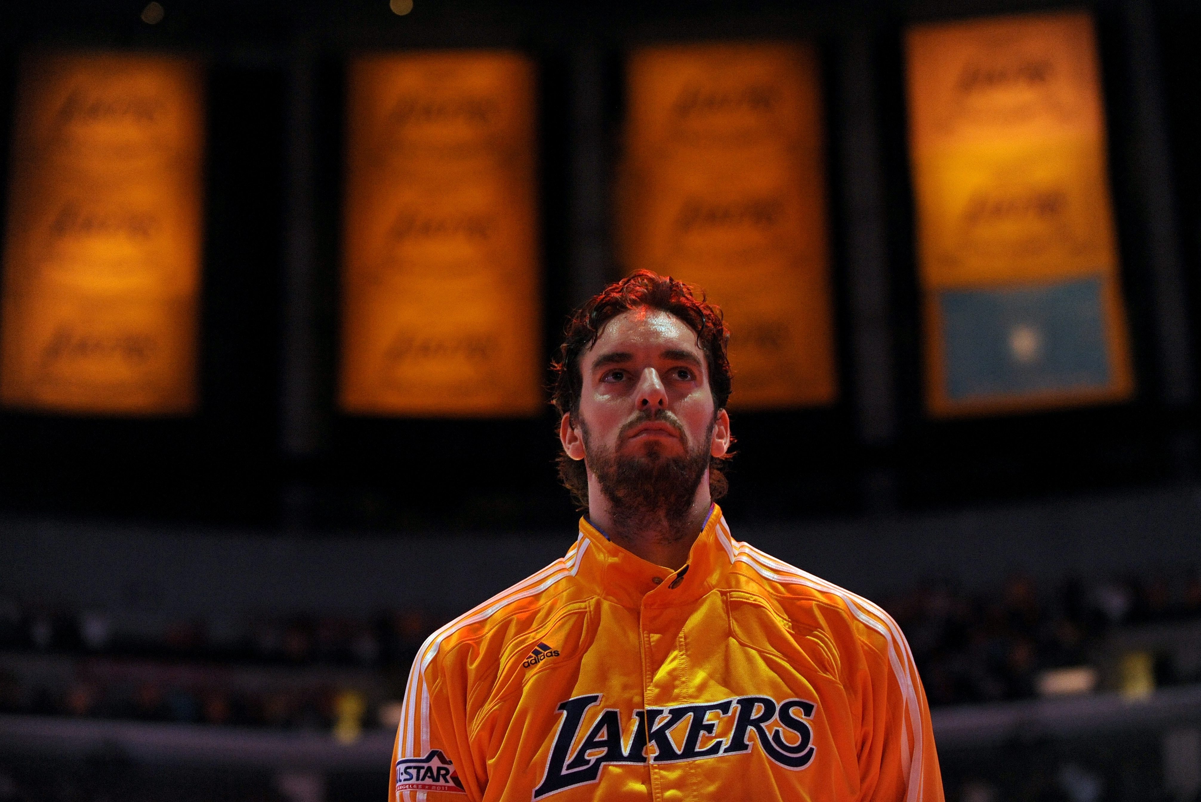 lakers retire pau gasol jersey