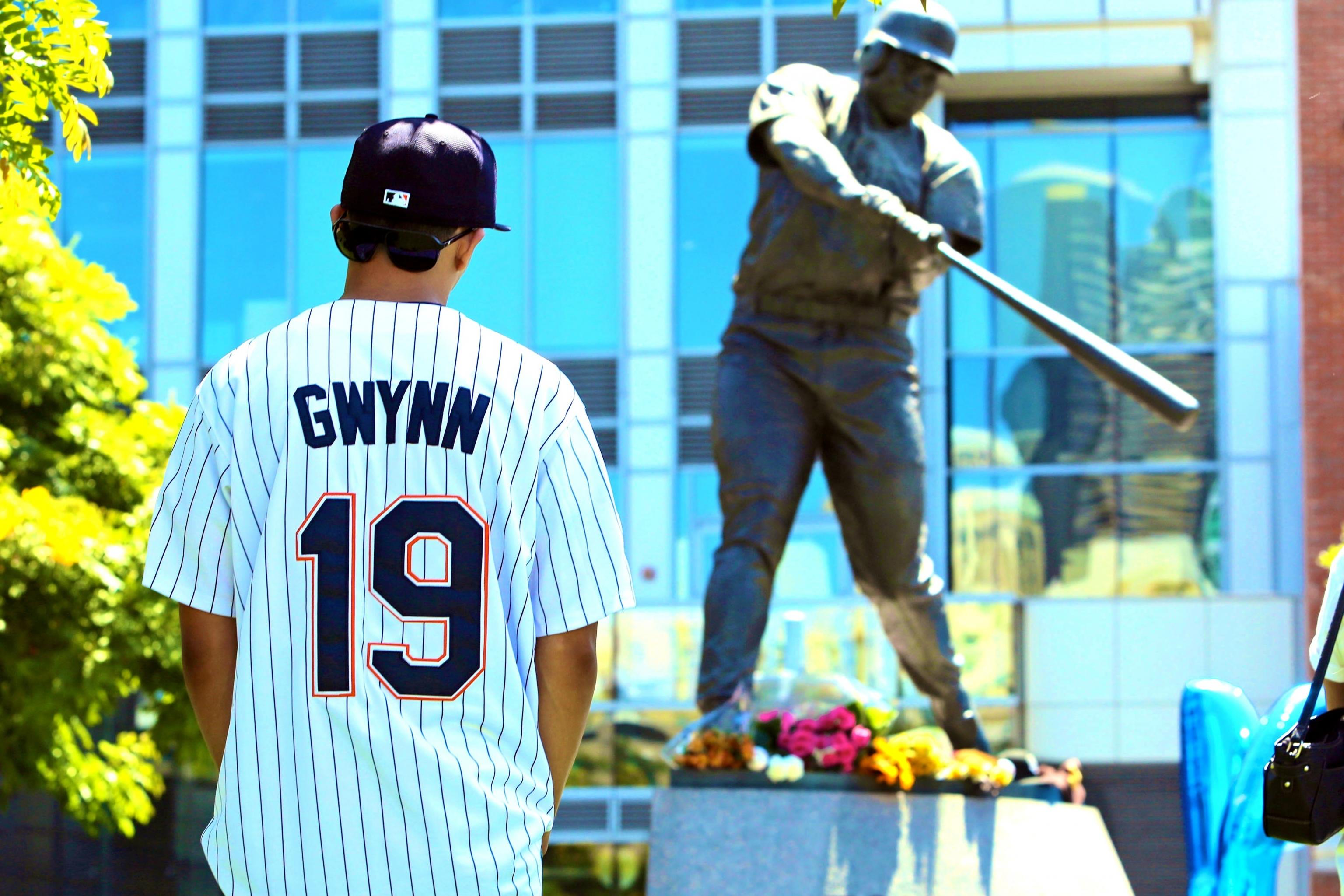 San Diego Padres legend Tony Gwynn has died at the age of 54 - The San  Diego Union-Tribune