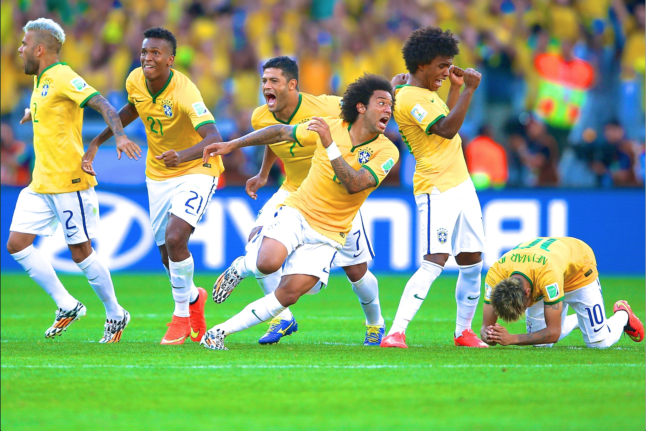 File:Brazil vs Chile (16401226664).jpg - Wikipedia