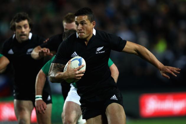 HAMILTON, NEW ZEALAND - JUNE 23: Sonny Bill Williams of the All Blacks makes a break during the International Test Match between New Zealand and Ireland at Waikato Stadium on June 23, 2012 in Hamilton, New Zealand. (Photo by Phil Walter/Getty Images)