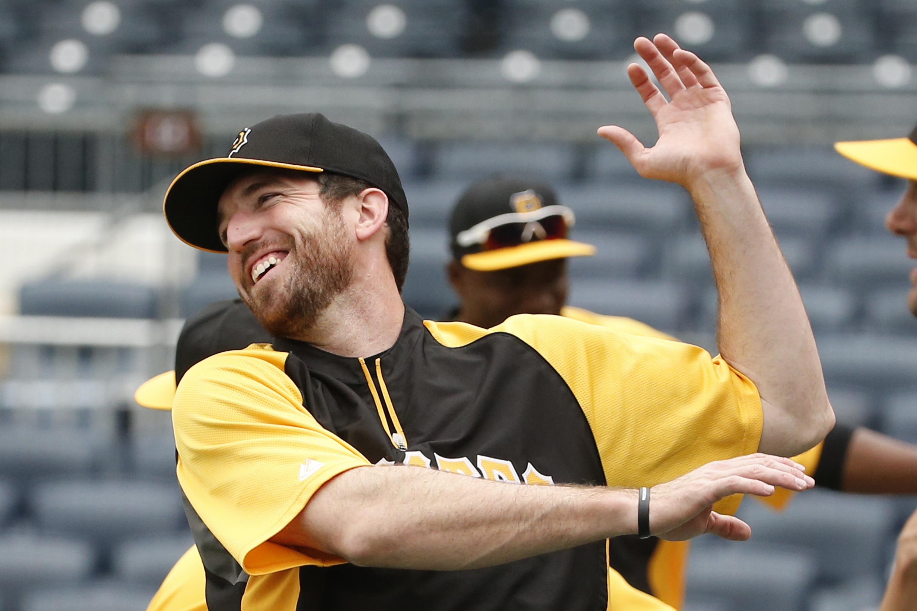 Mets trade struggling Ike Davis to Pirates