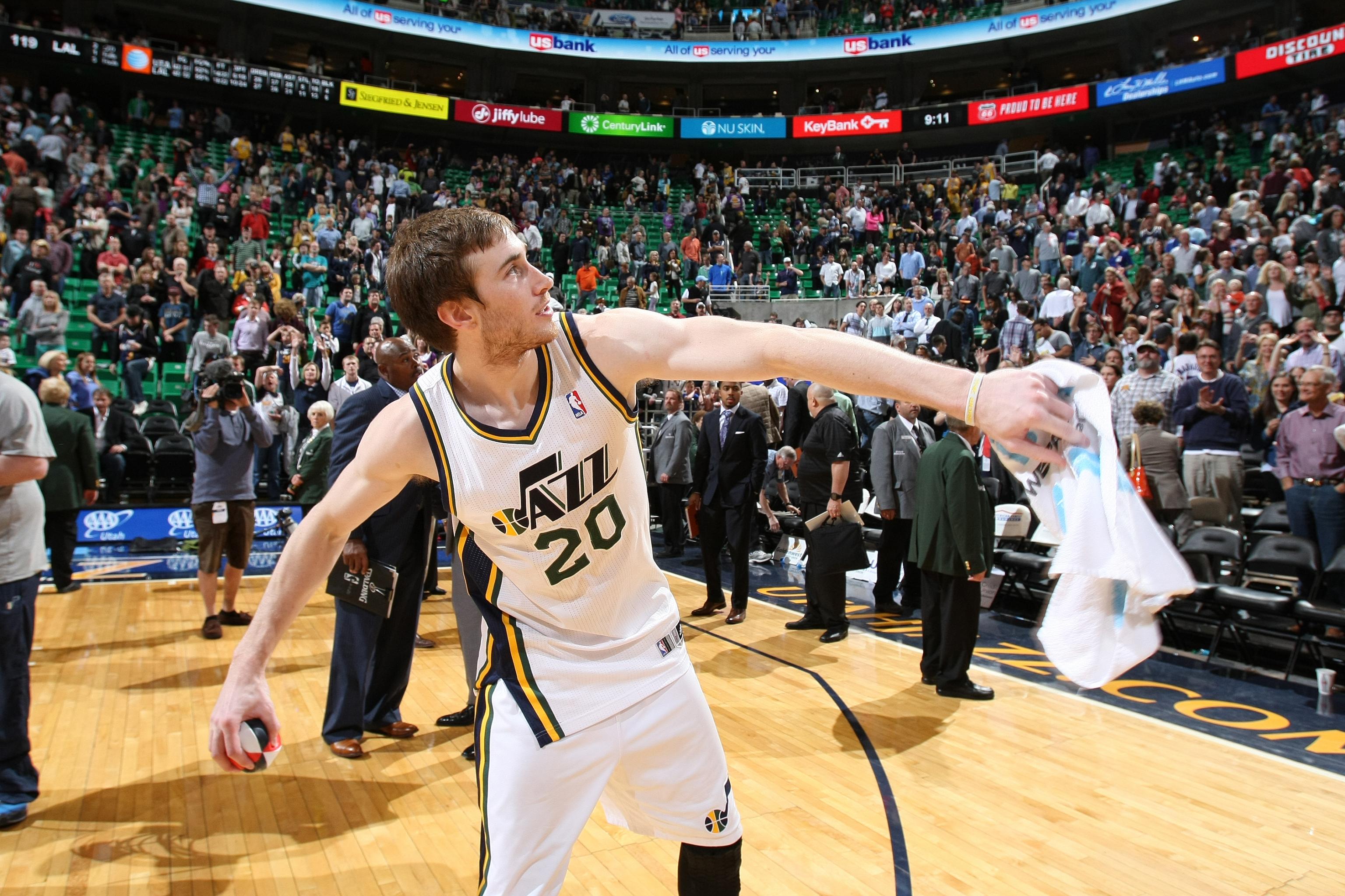Report: Jazz in talks to give Gordon Hayward 8-figure a year