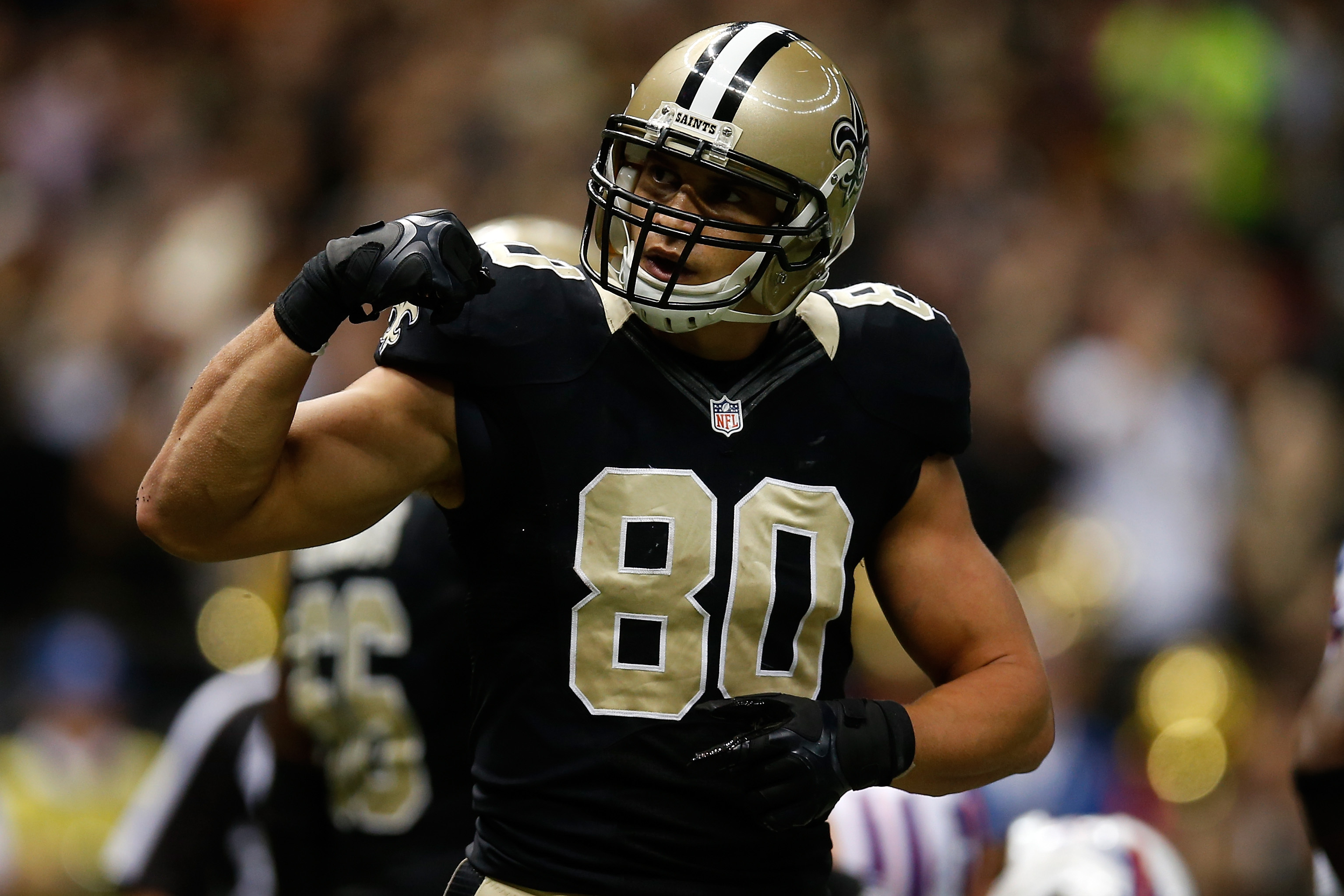 New Orleans Saints tight end Jimmy Graham (80) scores on a