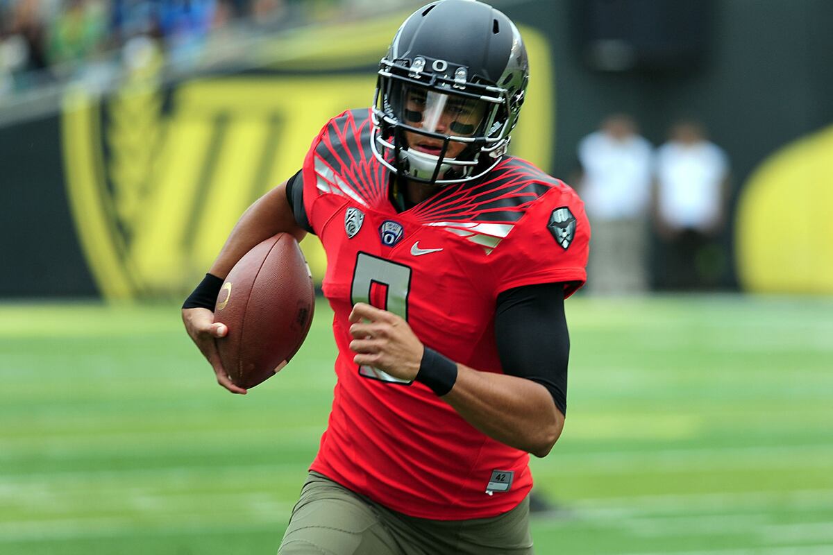 2014 Stat Predictions for Every Pac12 Football Starting QB News