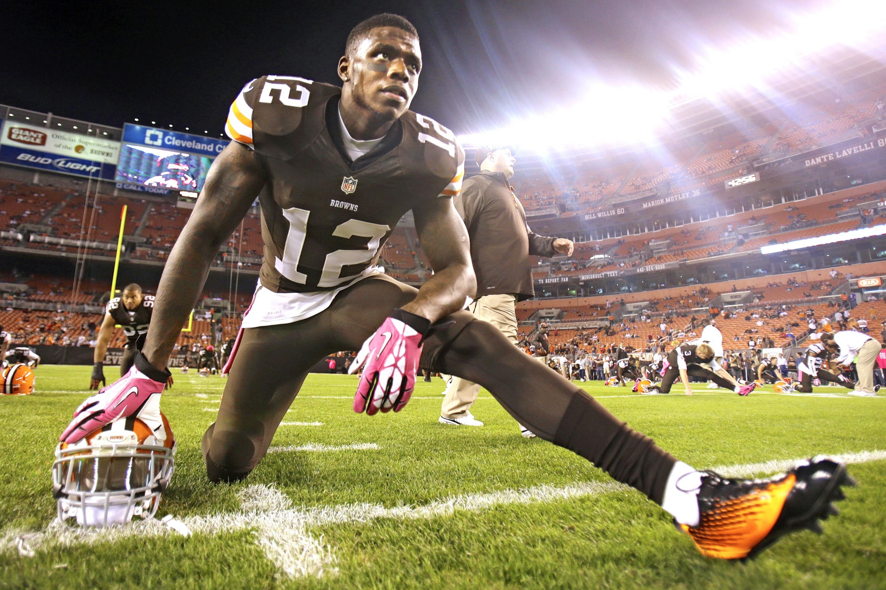 Suspended Cleveland Browns WR Josh Gordon gets job as car salesman