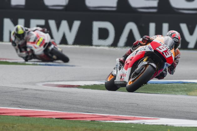 ASSEN, NETHERLANDS - JUNE 28: Marc Marquez of Spain and Repsol Honda Team
leads the field during the MotoGp race during the MotoGP of Netherlands - Race at on June 28, 2014 in Assen, Netherlands. (Photo by Mirco Lazzari gp/Getty Images)
