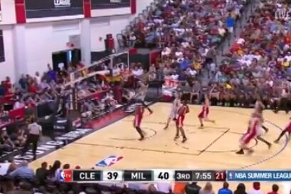 3 point line dunk