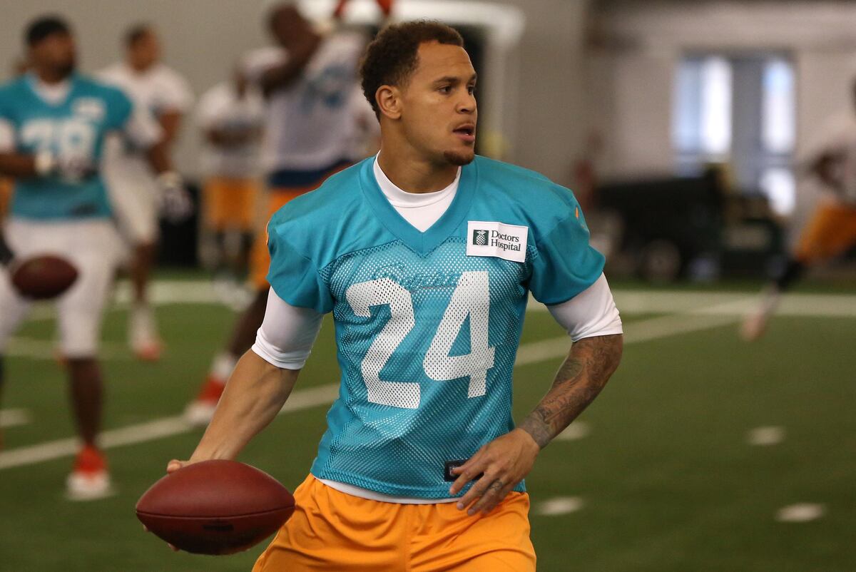 5-moves-miami-dolphins-should-have-made-this-offseason-news-scores