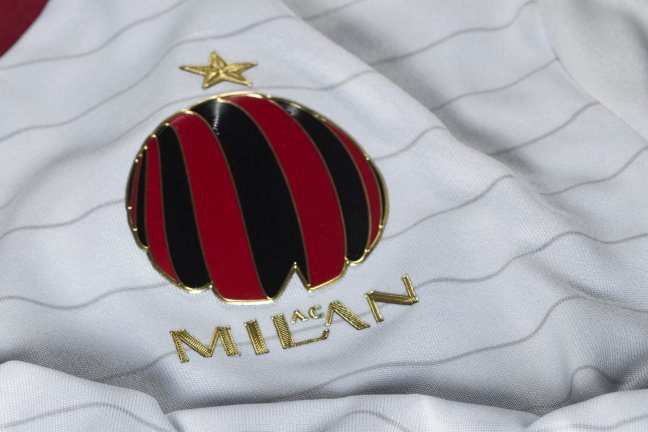 Escudo oficial visitante AC Milán 2014-15