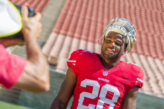 IMAGE DISTRIBUTED FOR NFL PLAYERS INC. - San Francisco 49ers' Carlos Hyde poses for a photo at the 2014 NFLPA Rookie Premiere at the Los Angeles Memorial Coliseum on Saturday, May 31, 2014 in Los Angeles. (Jeff Lewis/AP Images for NFL Players Inc.)