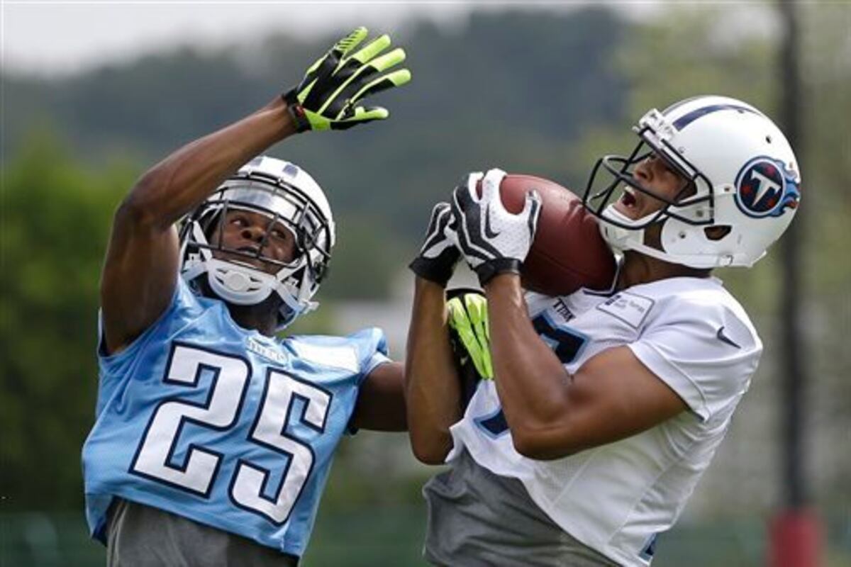 Tennessee Titans Training Camp Day 2 Recap Skirmish Simmons Record Breaking Stat - 0u018vw