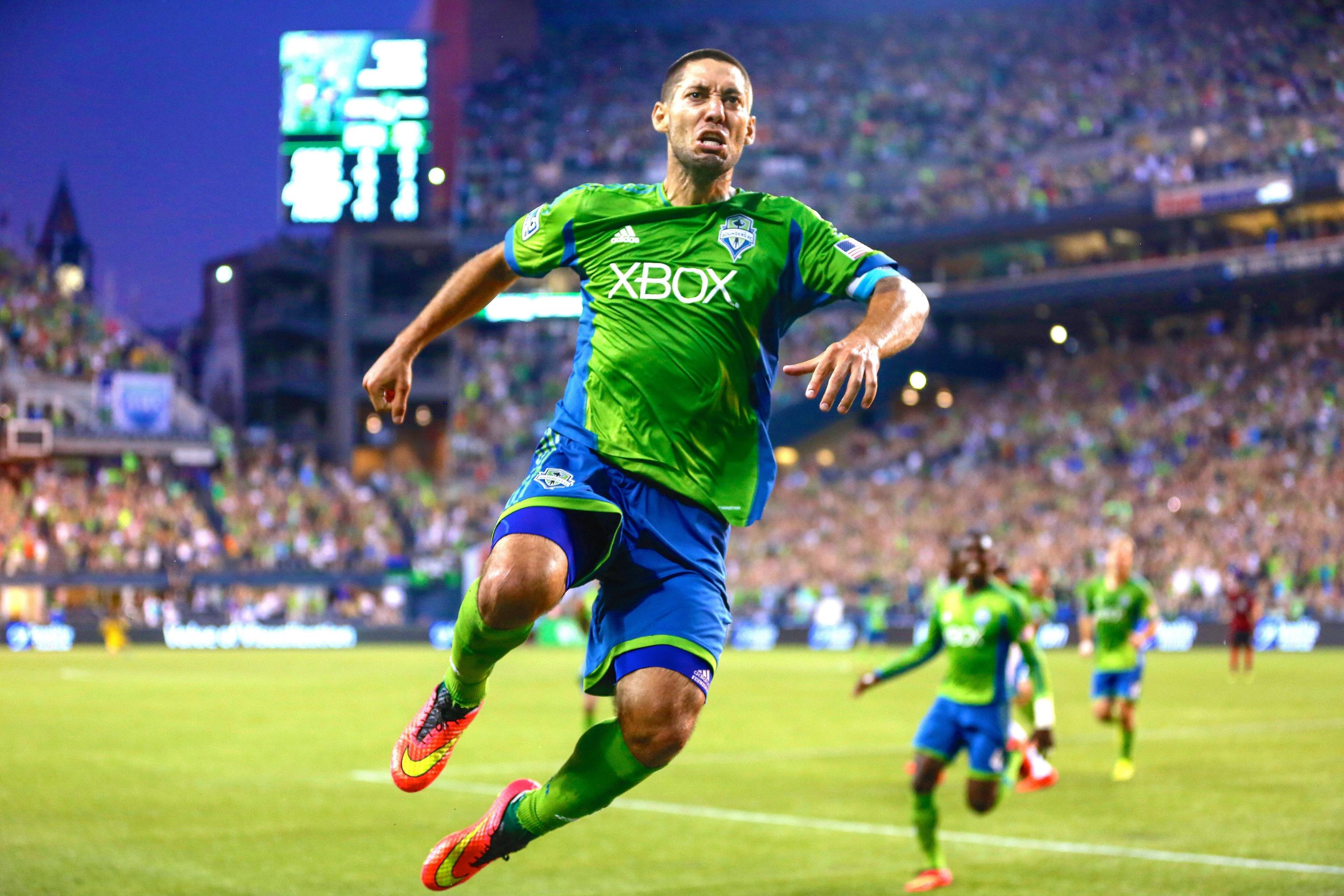 Watch Clint Dempsey Punk Soccer Fans Who Don't Recognize Him