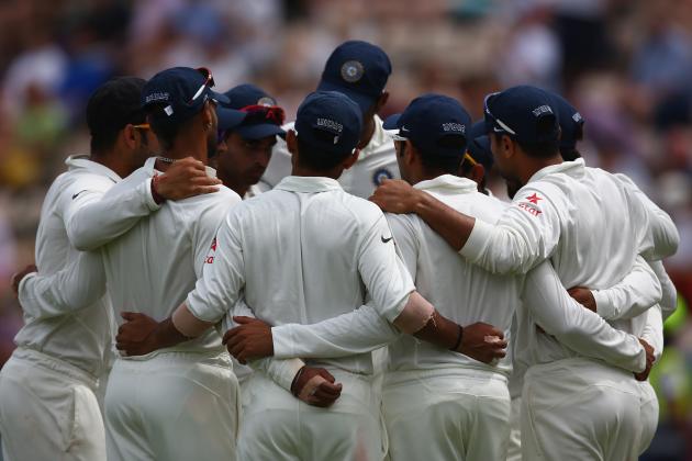 SOUTHAMPTON, ENGLAND - JULY 27: The India team form a huddle during day one of the 3rd Investec Test match between England and India at the Ageas Bowl on July 27, 2014 in Southampton, England.  (Photo by Michael Steele/Getty Images)
