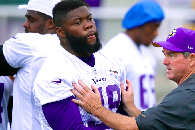 Linval Joseph Limps Through Locker Room and Ducks Media After Vikings  Practice