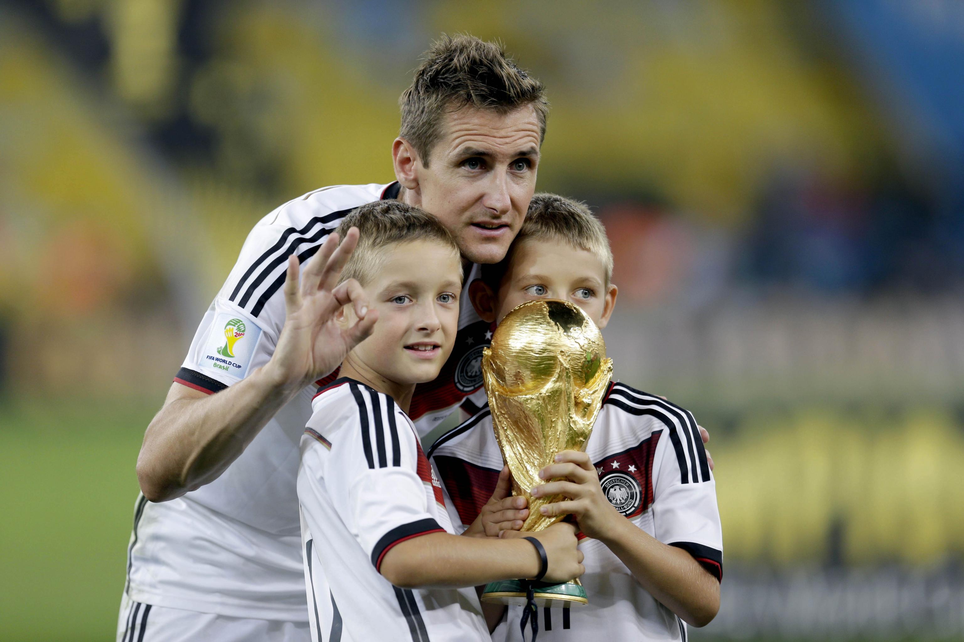 cel Dank je zo Miroslav Klose Retirement Ends Golden Germany Career for World Cup Record  Holder | News, Scores, Highlights, Stats, and Rumors | Bleacher Report
