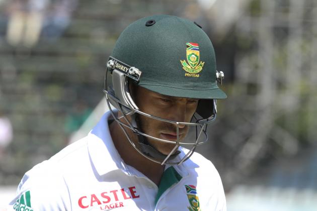 South  African batsman  Faf du Plessis  walks off the pitch after been caught for 98 runs during the  Test match against Zimbabwe at Harare Sports club, Monday, Aug. 11, 2014. (AP Photo/Tsvangirayi Mukwazhi)