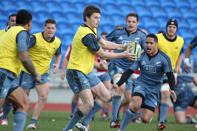 AUCKLAND, NEW ZEALAND - AUGUST 14:  All Black utility Beauden Barrett runs the ball during a New Zealand All Blacks training session at Trusts Stadium at Trusts Stadium on August 14, 2014 in Auckland, New Zealand.  (Photo by Fiona Goodall/Getty Images)