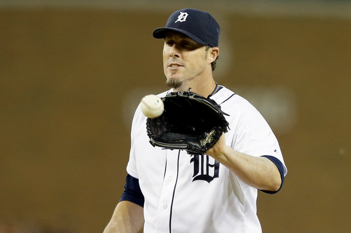 Joe Nathan Apologizes to Fans After Obscene Gesture | News, Scores