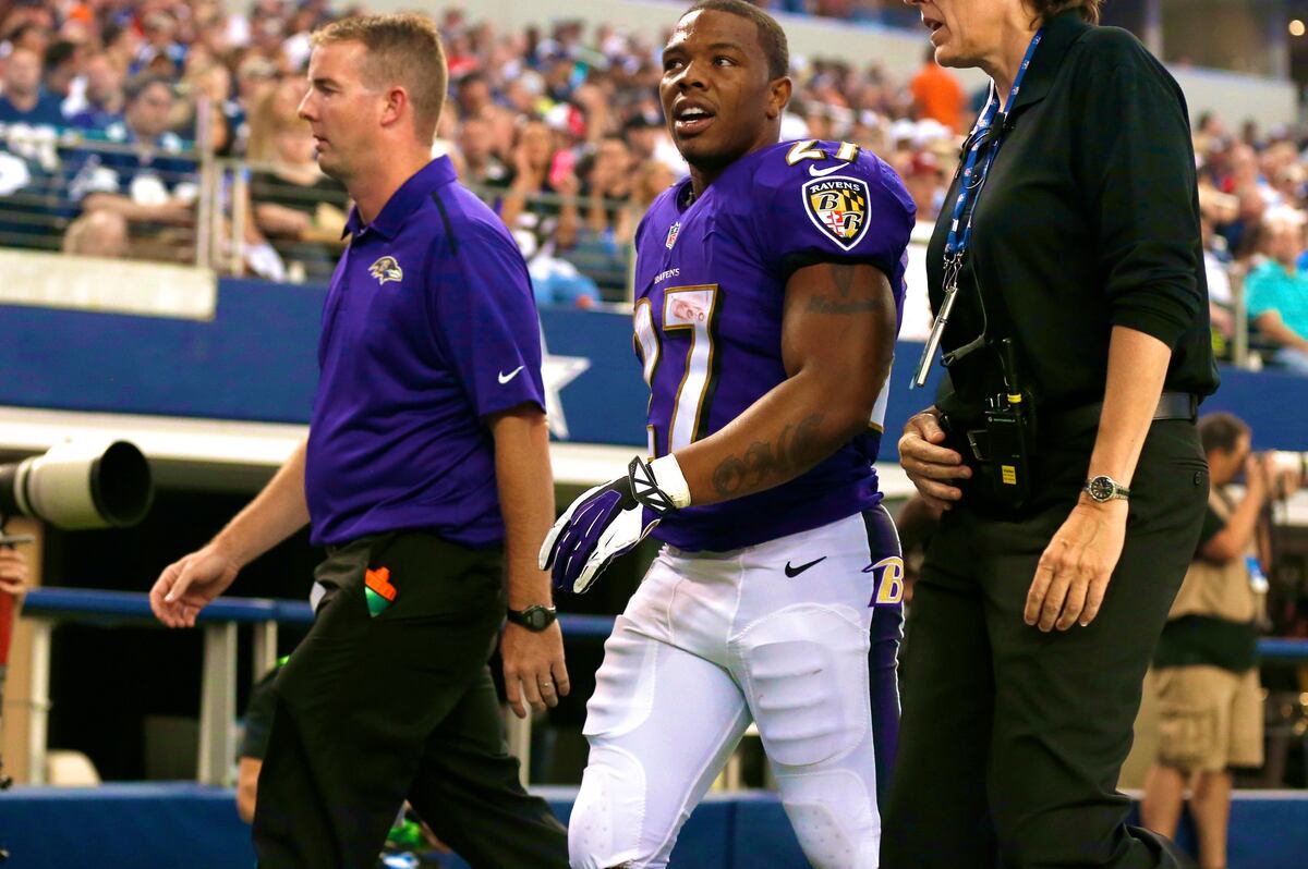 Ray Rice Injury: Updates on Baltimore Ravens RB's Shoulder ...