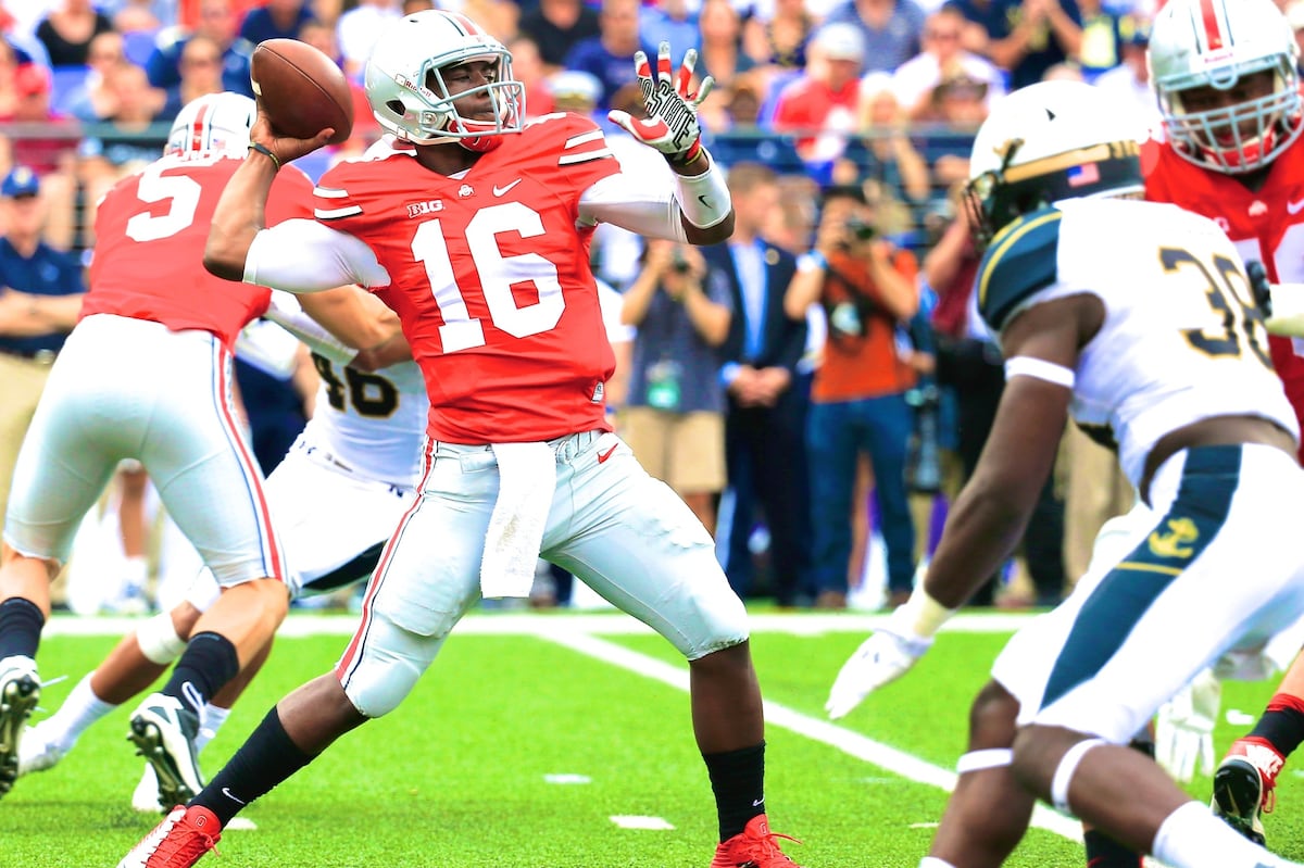 Grading New College Football Starting QBs' Week 1 Performances News