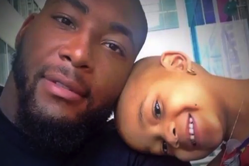 Devon Still's Daughter Gets Hugs at Dad's Big Bengals Game - ABC News